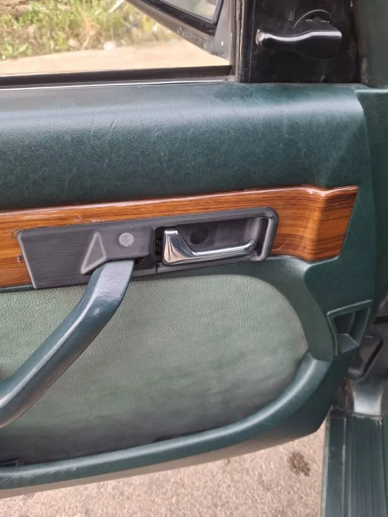 Cache poignée intérieure — Mercedes W126 S-Class